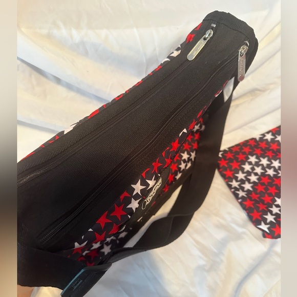 LeSportsac crossbody red and white stars - Picture 3 of 4